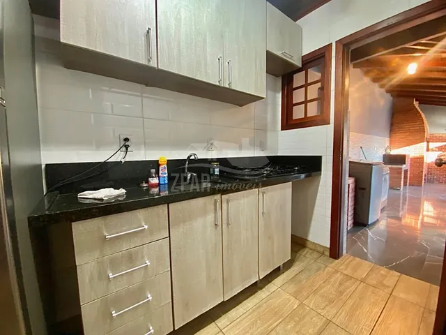 Imagem 3: Imperdível! Casa à venda em Porto Alegre-RS, bairro Hípica, com 4 quartos, 2 banheiros