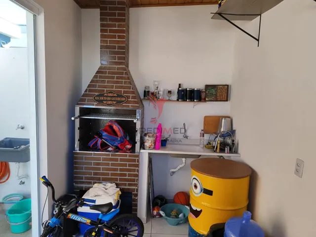 Imagem: A casa possui 2 Dormitórios, 1 Suíte, 2 Banheiros, 1 Vaga