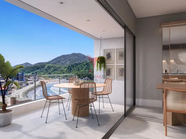 Imagem: Apartamento a Poucos Metros do Mar com Sacada