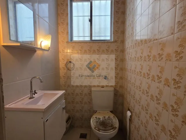 Imagem 3: Imperdível Residência de Luxo à Venda em Icaraí, Niterói-RJ: 3 Quartos, 1 Suíte, 2