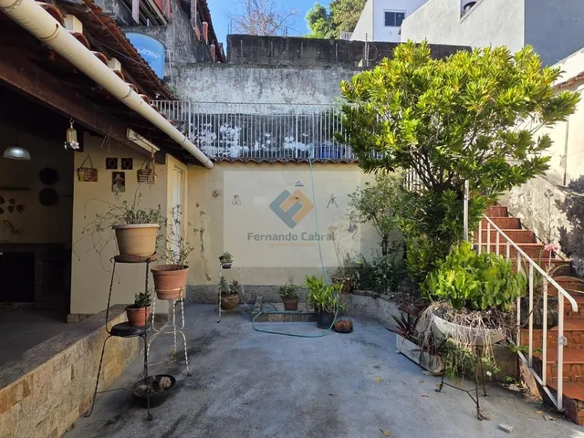 Imagem 7: Imperdível Residência de Luxo à Venda em Icaraí, Niterói-RJ: 3 Quartos, 1 Suíte, 2