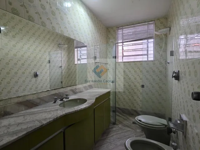 Imagem 2: Imóvel de Luxo à Venda em São Francisco, Niterói-RJ: 5 Quartos, 3 Suítes, 3 Salas, 5