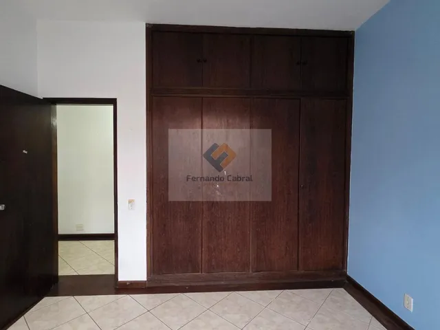 Imagem 5: Imóvel de Luxo à Venda em São Francisco, Niterói-RJ: 5 Quartos, 3 Suítes, 3 Salas, 5
