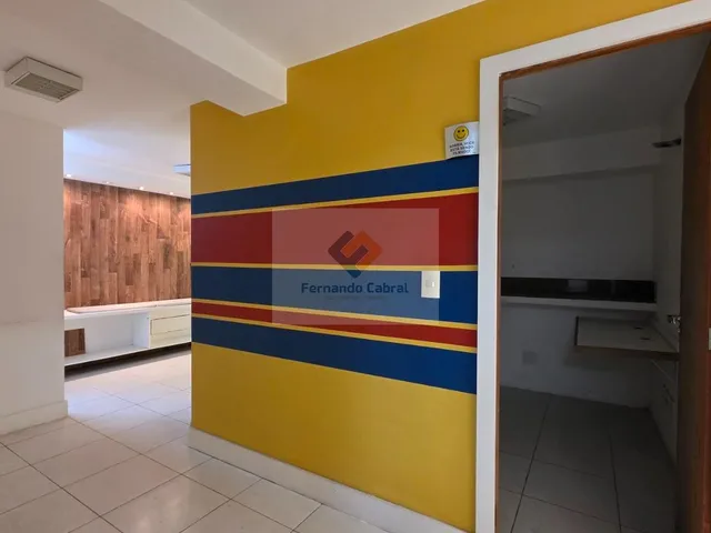 Imagem 8: Casa Comercial à Venda ou Locação em Niterói-RJ, São Francisco: 3 Quartos, 1 Suíte