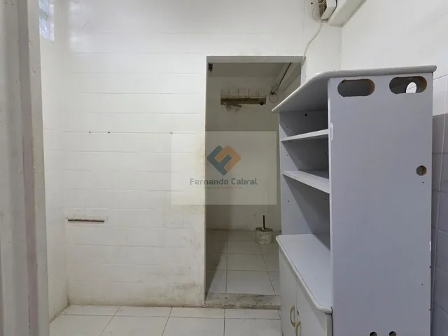 Imagem 7: Casa Comercial à Venda ou Locação em Niterói-RJ, São Francisco: 3 Quartos, 1 Suíte