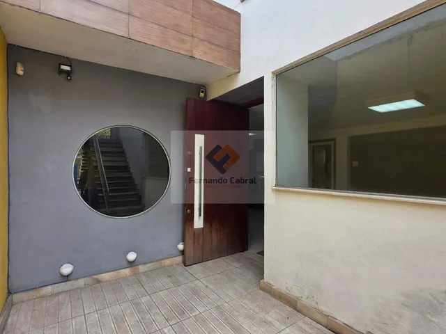 Imagem 2: Casa Comercial à Venda ou Locação em Niterói-RJ, São Francisco: 3 Quartos, 1 Suíte