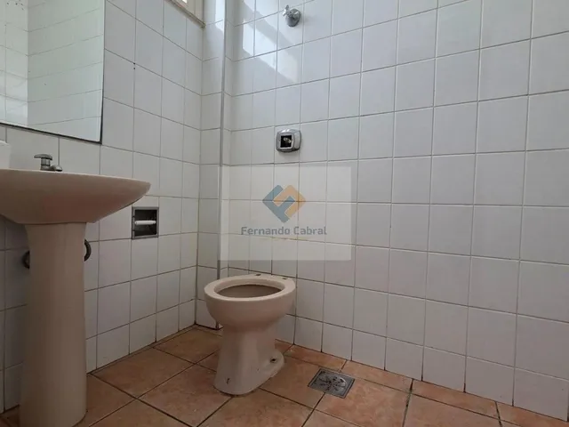 Imagem 5: Casa Comercial à Venda ou Locação em Niterói-RJ, São Francisco: 3 Quartos, 1 Suíte