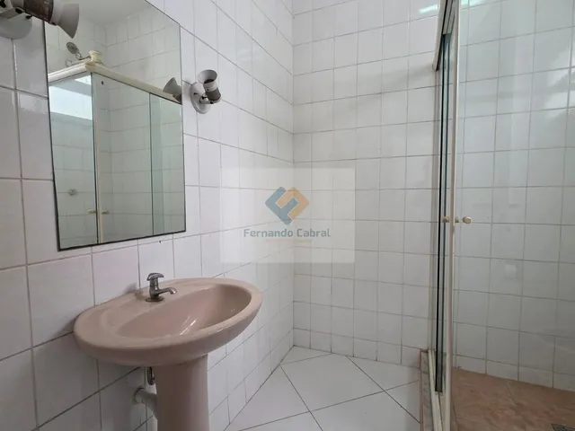 Imagem 6: Casa Comercial à Venda ou Locação em Niterói-RJ, São Francisco: 3 Quartos, 1 Suíte
