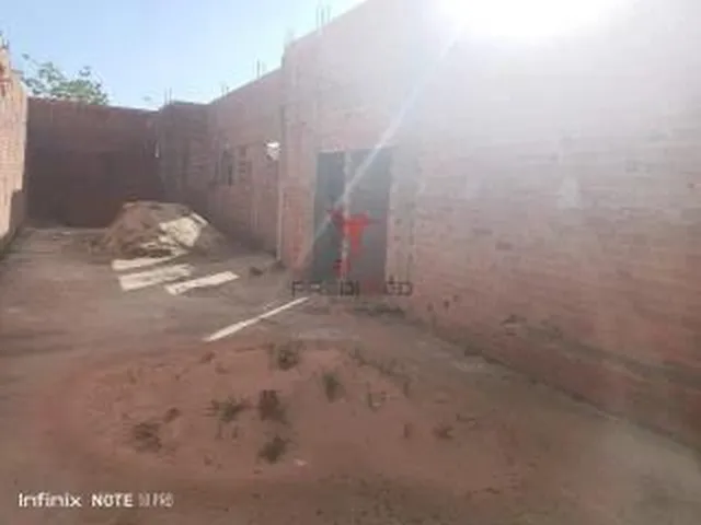 Imagem: TERRENO COM CONSTRUÇÃO PARA BARRACÃO