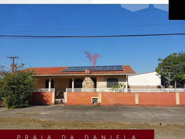 Imagem: Casa com 4 Quartos e 3 Banheiros À Venda