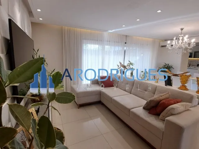 Imagem 10: Casa Duplex Mobiliada à Venda em Buraquinho - 3 Quartos, 3 Suítes, 2 Salas, 4 Banheiros