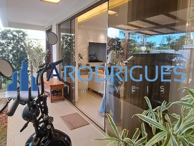 Imagem 3: Casa Duplex Mobiliada à Venda em Buraquinho - 3 Quartos, 3 Suítes, 2 Salas, 4 Banheiros