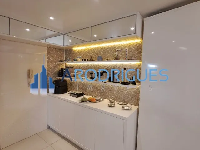 Imagem 15: Casa Duplex Mobiliada à Venda em Buraquinho - 3 Quartos, 3 Suítes, 2 Salas, 4 Banheiros