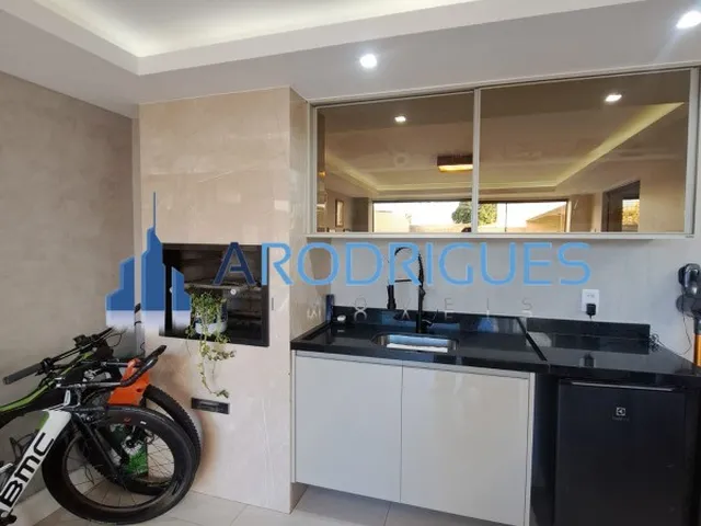 Imagem 16: Casa Duplex Mobiliada à Venda em Buraquinho - 3 Quartos, 3 Suítes, 2 Salas, 4 Banheiros
