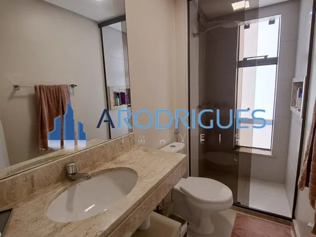 Imagem 13: Casa Duplex Mobiliada à Venda em Buraquinho - 3 Quartos, 3 Suítes, 2 Salas, 4 Banheiros