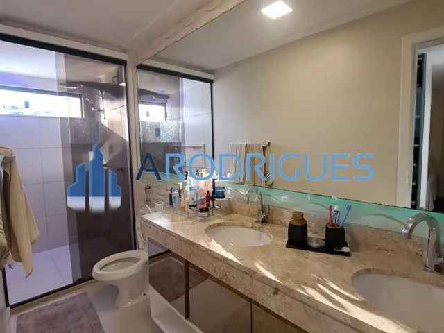 Imagem 5: Casa Duplex Mobiliada à Venda em Buraquinho - 3 Quartos, 3 Suítes, 2 Salas, 4 Banheiros