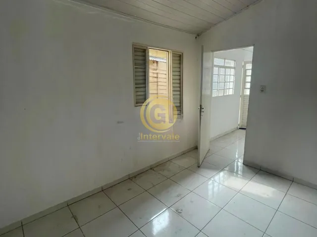 Imagem 10: Casa no Centro de Jacareí com 3 Quartos e Garagem Ampla