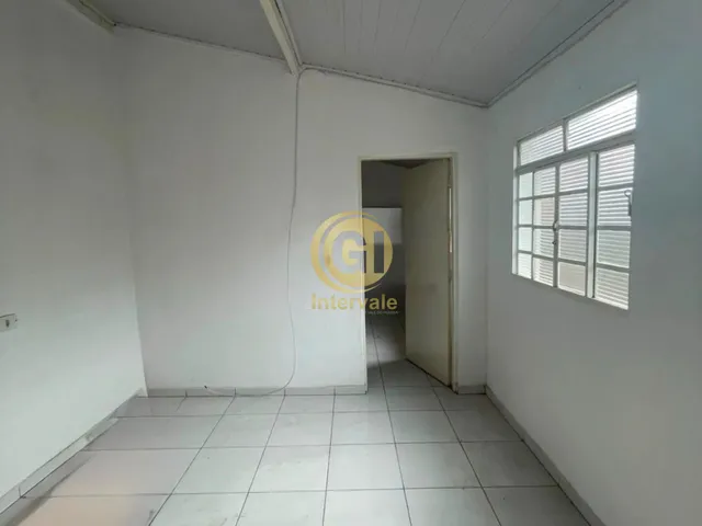 Imagem 8: Casa no Centro de Jacareí com 3 Quartos e Garagem Ampla