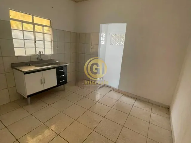 Imagem 15: Casa no Centro de Jacareí com 3 Quartos e Garagem Ampla