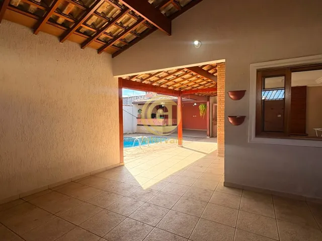 Imagem 8: Casa Residencial com Piscina, 2 Suítes e Ambientes Amplos