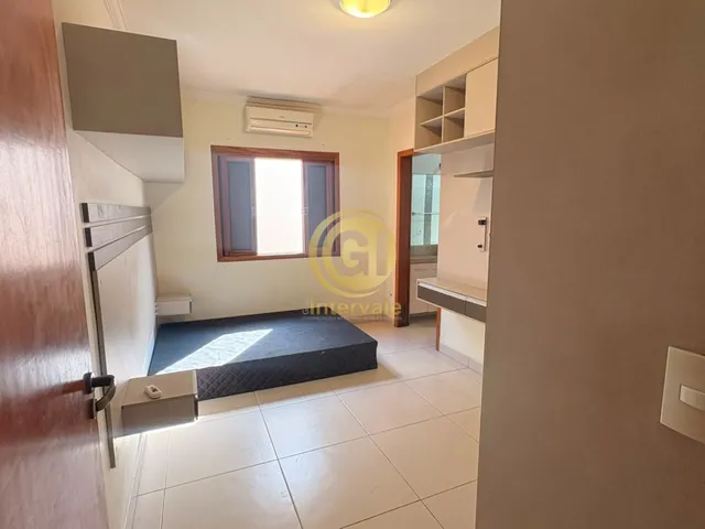 Imagem 3: Casa Residencial com Piscina, 2 Suítes e Ambientes Amplos