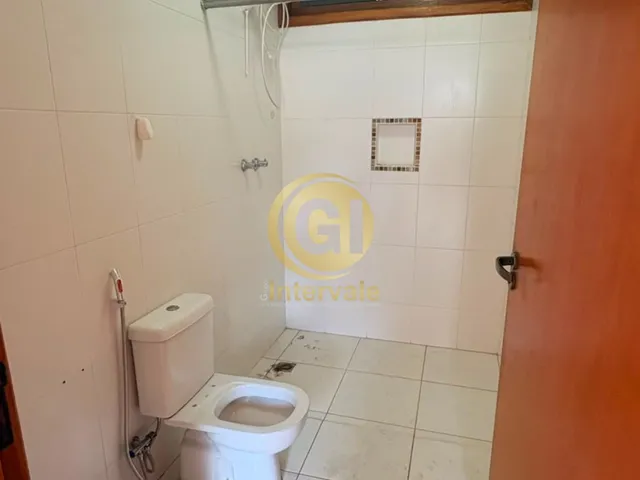 Imagem 13: Casa Residencial com Piscina, 2 Suítes e Ambientes Amplos
