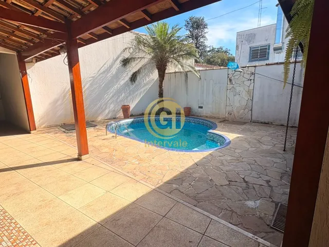 Imagem 5: Casa Residencial com Piscina, 2 Suítes e Ambientes Amplos