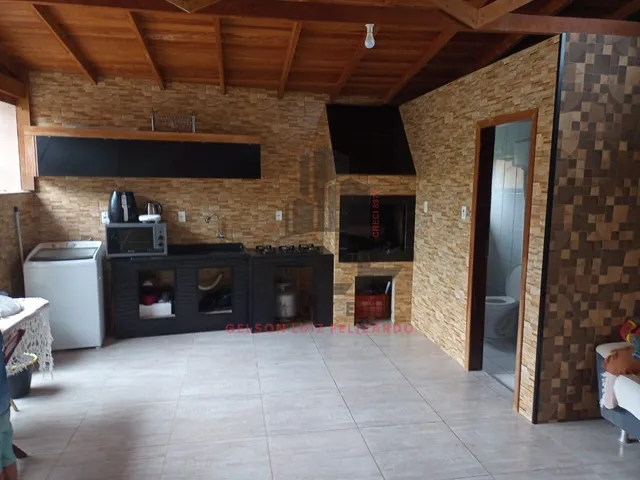Imagem: Casa Individual - Sozinha no terreno em