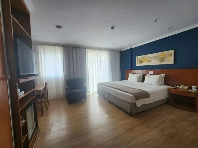 Imagem 1: Flat comercial de luxo na Barra da Tijuca com vista mar! 2 suítes, mobiliado, ótima