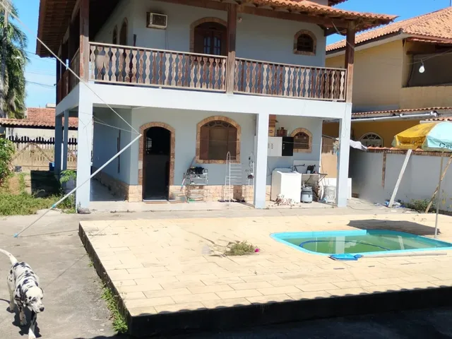 Imagem: A casa possui 3 Dormitórios, 1 Suíte, 3 Banheiros, 4