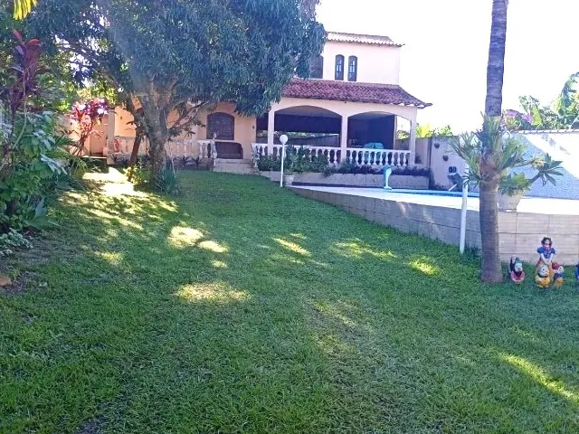 Imagem 2: CASA - ARARUAMA Casa com 4 dormitórios