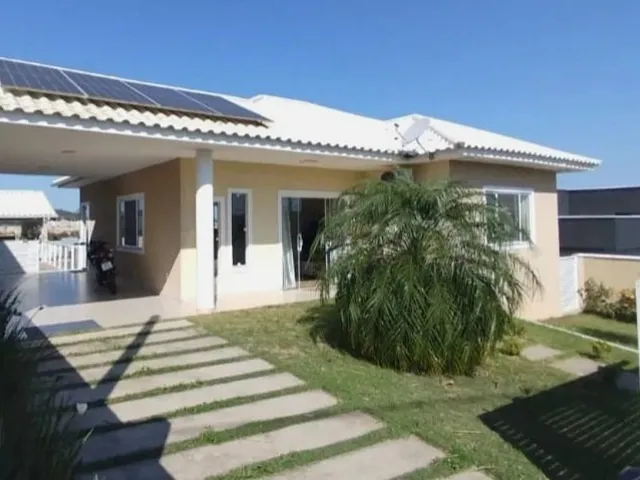 Imagem: A casa possui 2 Dormitórios, 1 Suíte, 2 Banheiros, 6