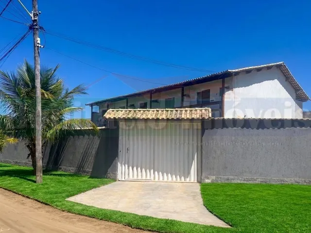 Imagem: A casa possui 2 Dormitórios, 1 Suíte, 2 Banheiros, 2