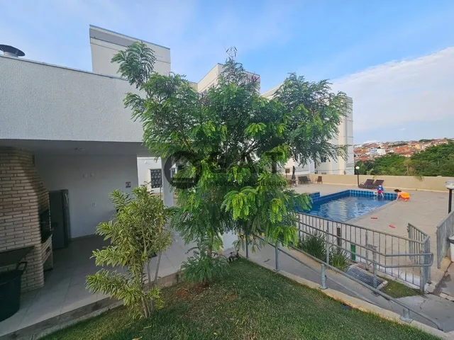 Imagem: O apartamento possui 2 Dormitórios, 1 Banheiro, 2 Vagas na