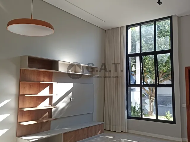Imagem: Casa de Luxo em Condomínio À Venda em