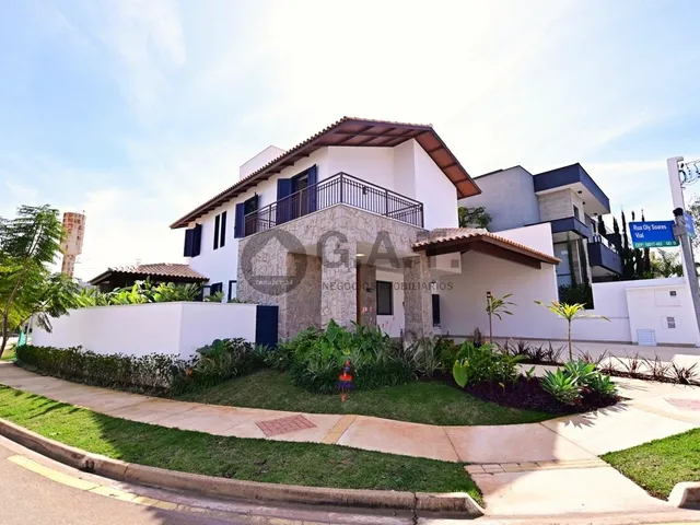 Imagem: Impecável Casa em Condomínio à Venda