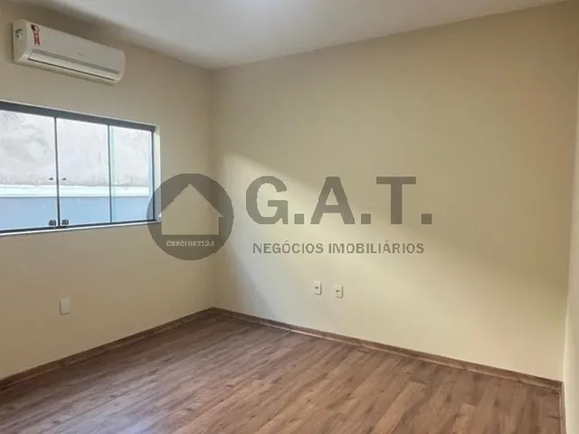 Imagem 11: Casa em condomínio: 4 quartos, 4 suítes, 2 salas, 6 banheiros, 4 vagas, 380m² em