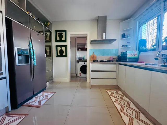 Imagem 4: Apartamento à venda com 4 Suítes 192.4m² Privativos por R$ 2.400.000,00 Centro de