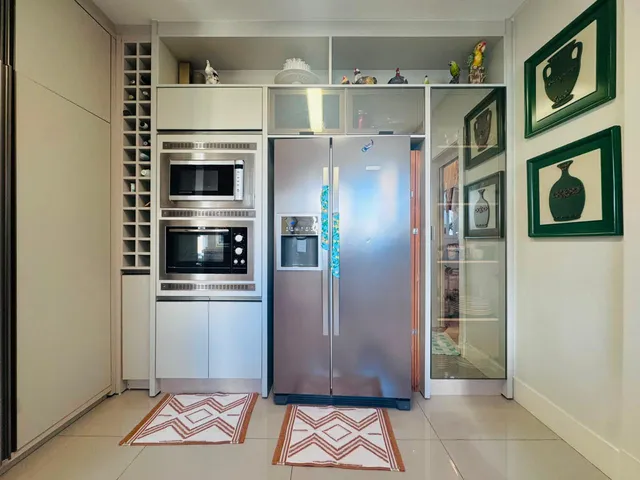 Imagem 7: Apartamento à venda com 4 Suítes 192.4m² Privativos por R$ 2.400.000,00 Centro de