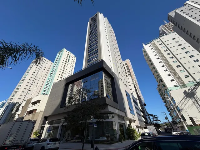Imagem: O apartamento possui 3 Dormitórios, 3 Suítes, 3
