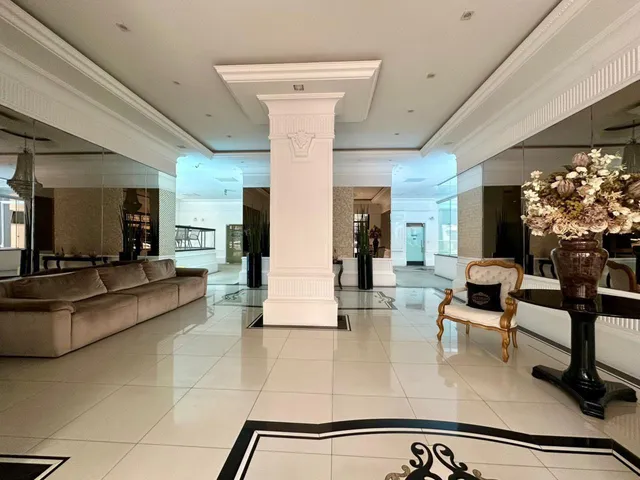 Imagem 3: Apartamento À Venda com 135M² por R$ 2.650.000,00