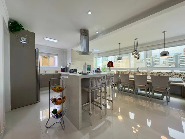 Imagem 5: Apartamento À Venda com 135M² por R$ 2.650.000,00