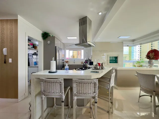 Imagem 15: Apartamento À Venda com 135M² por R$ 2.650.000,00