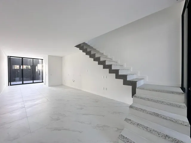 Imagem 4: Casa À Venda com 105M² por R$ 1.000.000,00