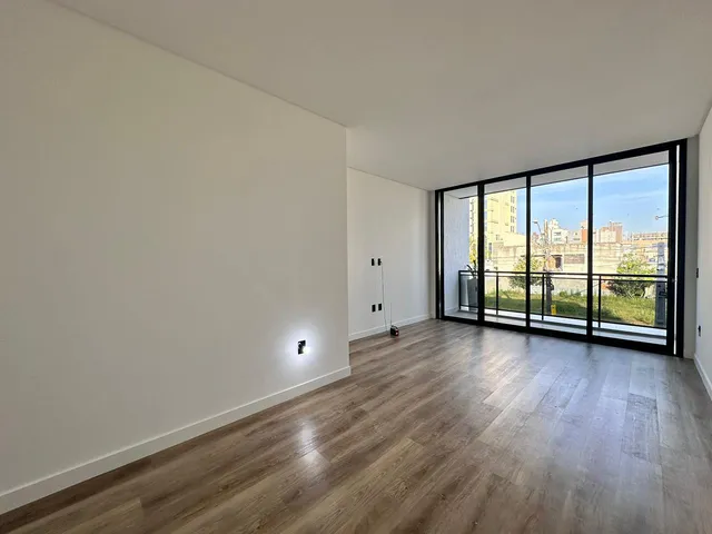 Imagem 16: Casa À Venda com 105M² por R$ 1.000.000,00