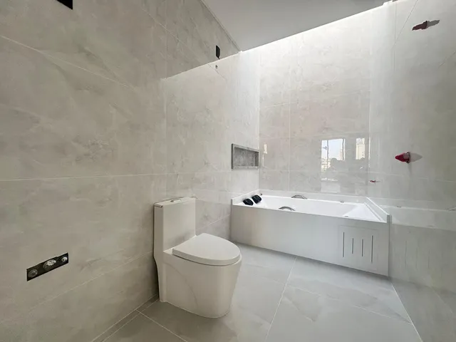 Imagem 15: Casa À Venda com 105M² por R$ 1.000.000,00