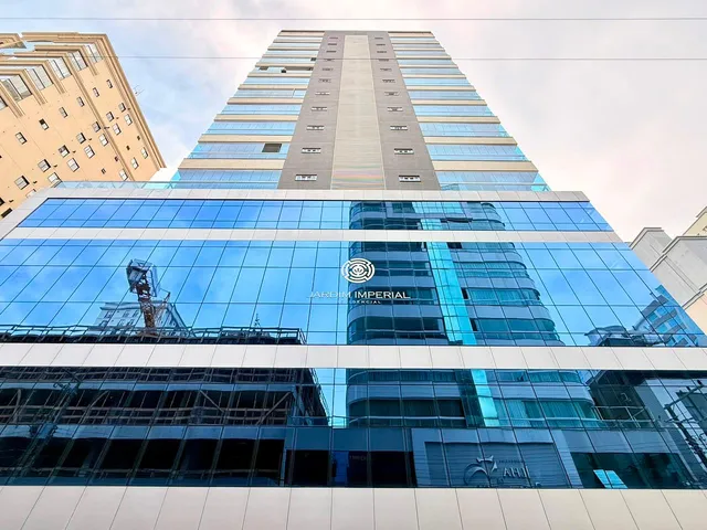 Imagem: O apartamento possui 4 Dormitórios, 4 Suítes, 3