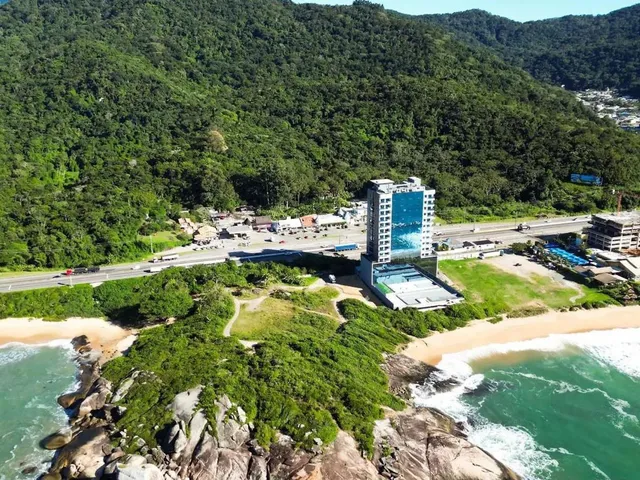 Imagem 7: Apartamento com Vista para o Mar À Venda com 50.8M² por R$ 280.000,00