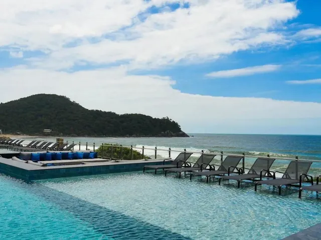 Imagem 8: Apartamento com Vista para o Mar À Venda com 50.8M² por R$ 280.000,00
