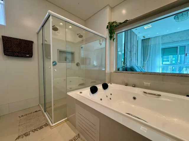 Imagem 15: Apartamento com vista Mar à venda com 4 Suítes 240m² Privativos por R$ 8.000.000,00